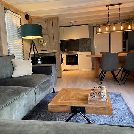 Uniek Chalet Op De Veluwe, In Bosrijke Omgeving. プッテン エクステリア 写真