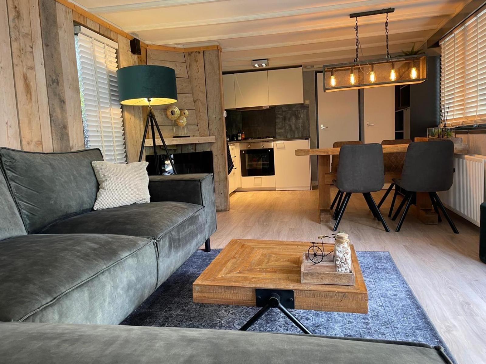 Uniek Chalet Op De Veluwe, In Bosrijke Omgeving. プッテン エクステリア 写真